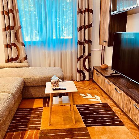 Adona Residence Oradea Eksteriør bilde