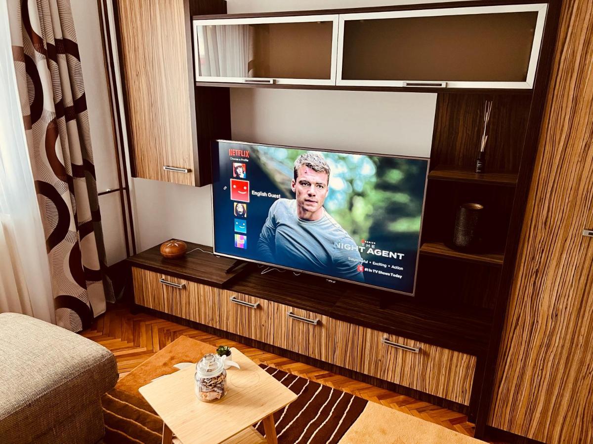 Adona Residence Oradea Eksteriør bilde