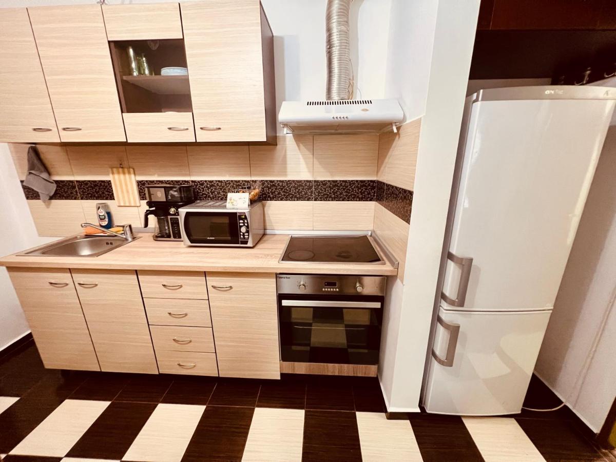 Adona Residence Oradea Eksteriør bilde